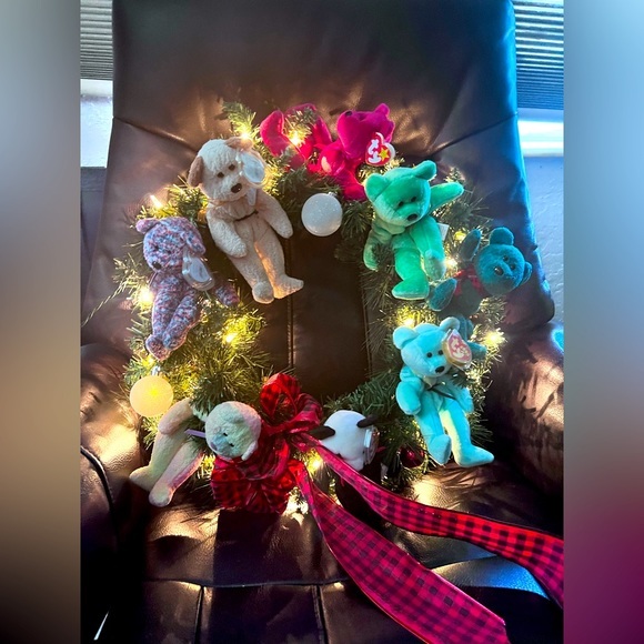 TY BEANIE BABY COLLECTABLE BEARS HOLIDAY LIGHT UP WREATH - Picture 1 of 16